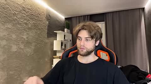 devilnut1 online show from March 13, 4:21 pm