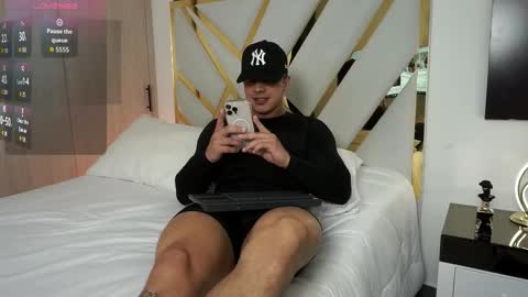 Devin Hunter online show from February 21, 8:12 pm