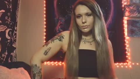 devyn winter online show from June 25, 5:40 pm