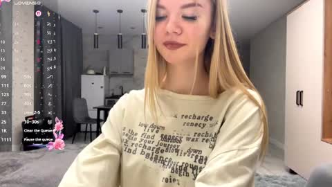 dewdropdoll online show from July 11, 7:50 pm