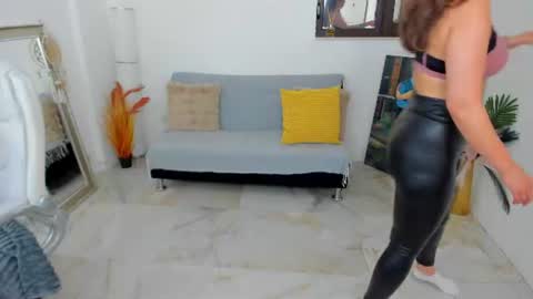 Deya online show from June 15, 6:22 pm