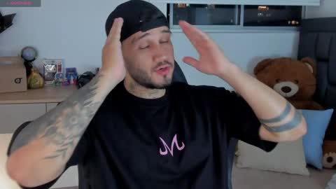 JULIAN online show from May 12, 1:47 am
