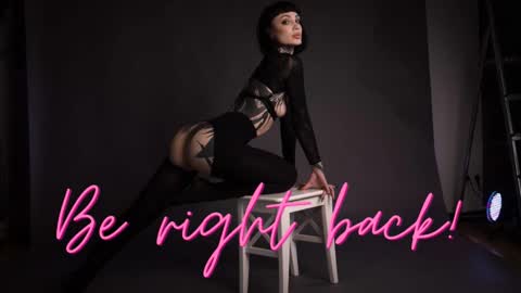 Snapshot of dgtlgrl chatting on October 6, 2:24 pm dgtlgrl online show from October 6, 2:24 pm