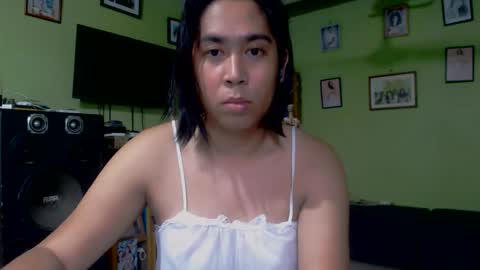 Dhalia lips online show from December 15, 7:48 am