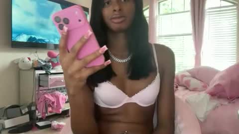 Dolly online show from April 25, 9:12 pm