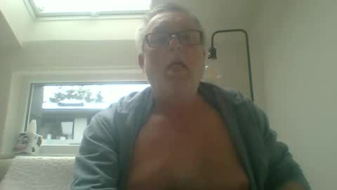 Snapshot of dial76 chatting on February 9, 9:16 am dial76 online show from February 9, 9:16 am