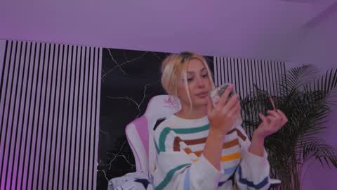 Thea online show from November 26, 5:10 pm