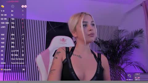 Thea online show from October 28, 7:48 pm