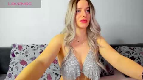 diamondkay_ online show from March 2, 6:37 am