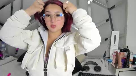 dianarous online show from March 8, 3:21 am