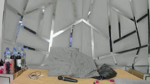 dianarous online show from November 27, 4:53 am