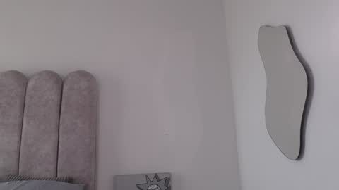 Melania   -    online show from January 29, 1:07 pm