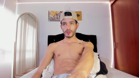 Diego lat online show from March 11, 7:25 pm