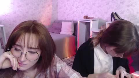 Hi im Alice 3 Im usualy online 03-10 or 17-21 UTC0 online show from January 10, 1:11 am