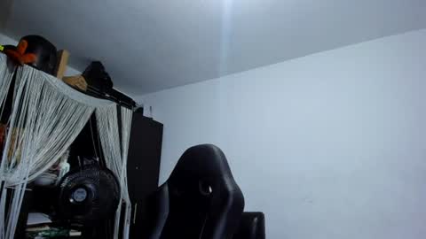 diiego_xxx online show from July 9, 9:13 am