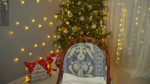 Snapshot of dilara_foxx chatting on December 7, 4:31 pm Dilara online show from December 7, 4:31 pm