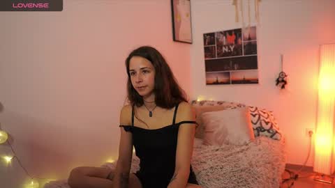 Dina online show from March 13, 2:31 pm