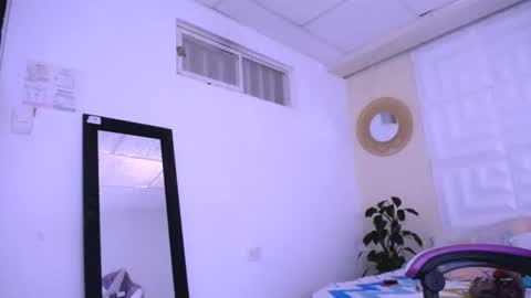 DINA online show from August 4, 6:04 pm