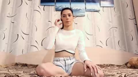 dinorahfleeks online show from March 12, 7:50 pm