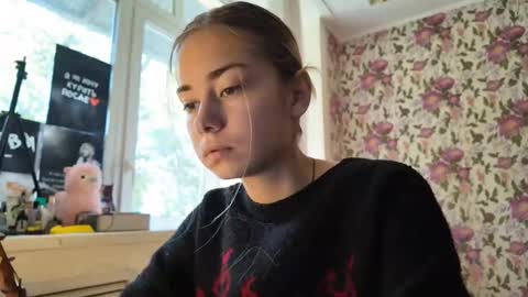 dinorahmroczkowski online show from September 11, 8:59 am