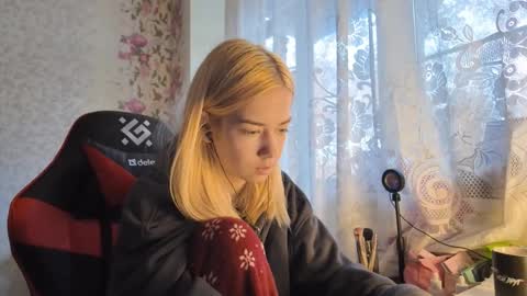 dinorahmroczkowski online show from October 14, 8:39 am