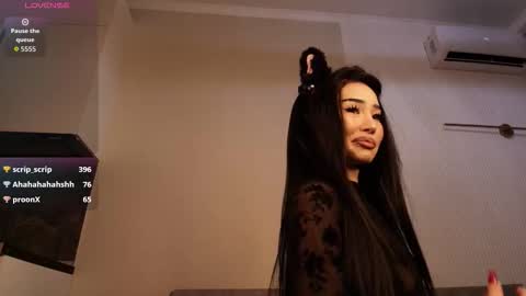 Reina online show from February 2, 12:23 pm