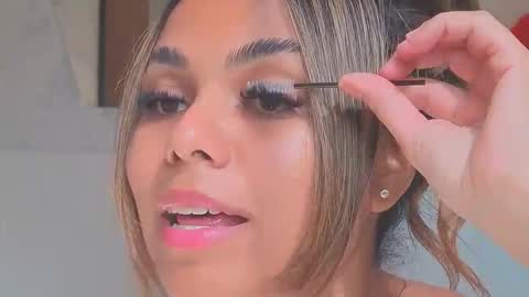 diosadeluniverso_ online show from January 8, 6:25 pm