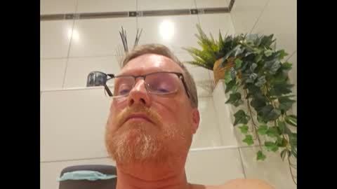 dirkkie1975 online show from May 2, 6:36 pm