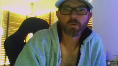 dirtrider15 online show from March 4, 9:32 pm