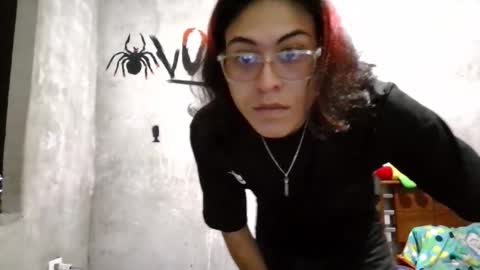 dirty model online show from May 1, 2:05 am