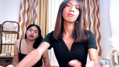 Ivana  Yanna and Elisha online show from May 8, 8:36 pm