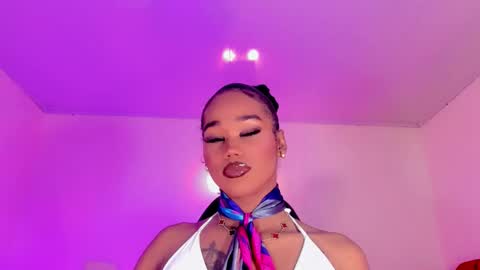 Naomy  online show from November 12, 3:20 am