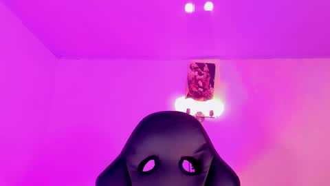 Naomy  online show from November 18, 2:53 pm