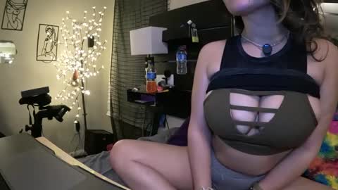 Snapshot of dirtygirldaisy chatting on February 20, 6:39 am Daisy Love online show from February 20, 6:39 am