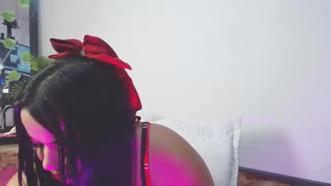 disyamil_pineda online show from June 11, 3:26 am