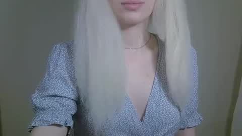 DitaMilton online show from November 5, 6:21 pm