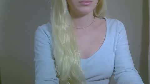 DitaMilton online show from November 11, 9:28 pm