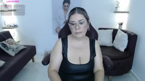 Diva online show from July 11, 5:05 pm