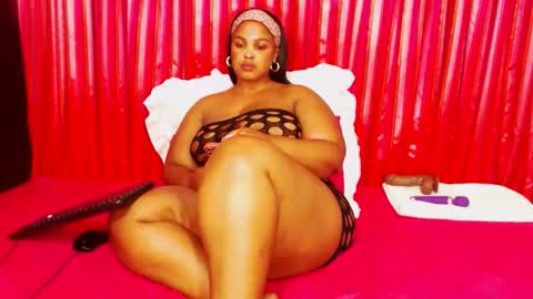 divinebooty93 online show from April 23, 4:08 pm