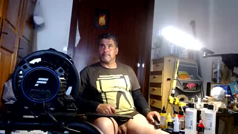 divitimido online show from May 1, 9:03 am