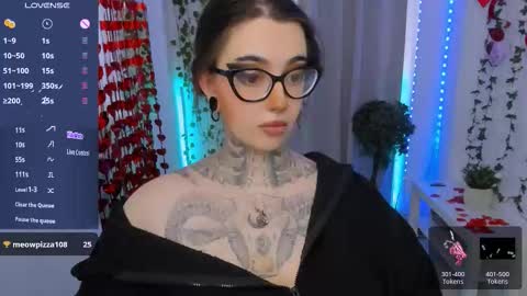 dixipixi_ online show from February 21, 6:27 am