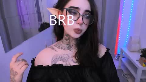dixipixi_ online show from June 21, 9:16 am