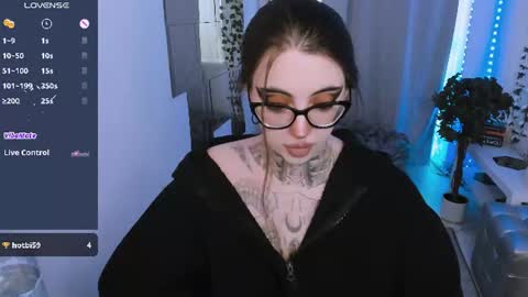 dixipixi_ online show from June 20, 9:15 am