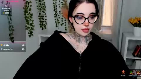 dixipixi_ online show from July 11, 10:29 am