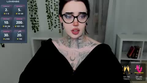 dixipixi_ online show from July 10, 10:20 am