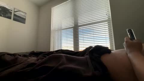 dj9469615 online show from February 7, 4:21 pm