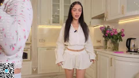 Dia online show from December 4, 3:11 pm