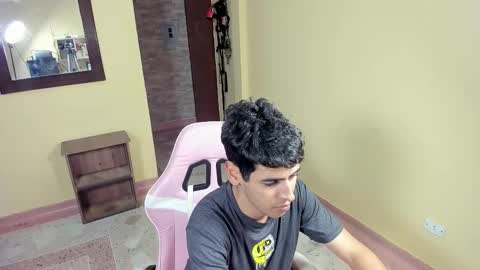 Alex Trejo online show from November 12, 3:36 pm