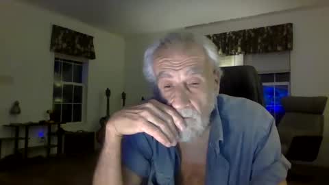 Snapshot of dogluc7 chatting on January 29, 4:26 am dogluc7 online show from January 29, 4:26 am