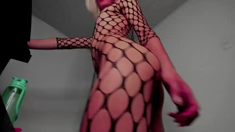 Ludika Santiago online show from March 8, 12:00 am